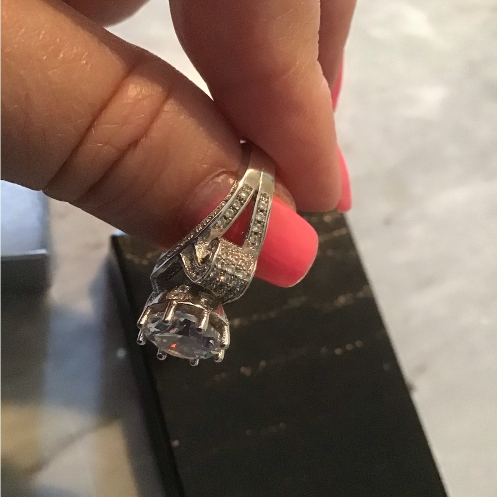 Faux engagement ring - Picture 2 of 4